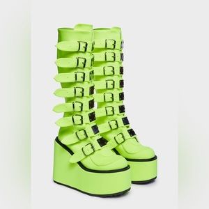 Tongue Twizt Trinity Boots Size 8